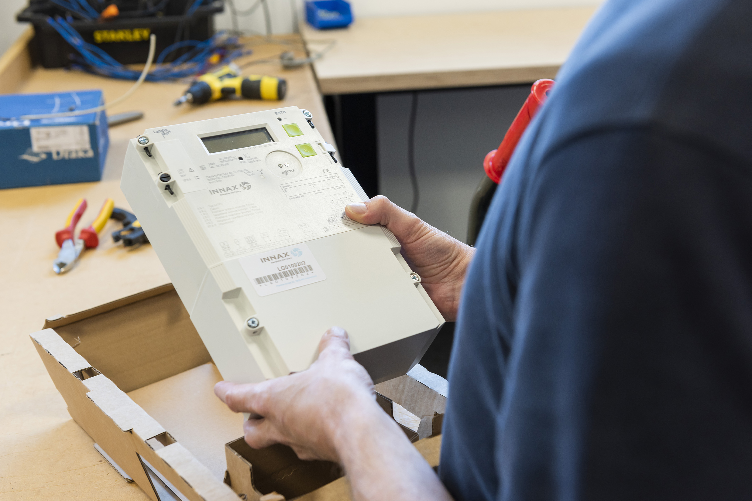 een energiemeter van het meetbedrijf INNAX
